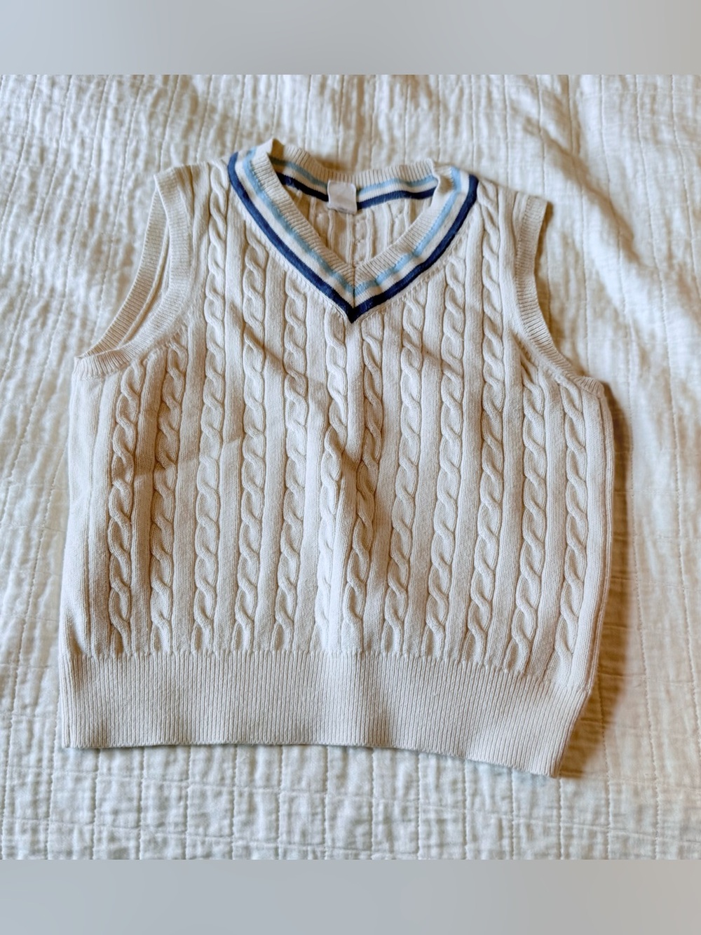 GAP Cream Cable-Knit V-Neck Sweater Vest with Blue Trim boys 4 years